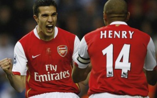 海星体育平台：联赛杯四强席位诞生，谢尔基与萨维尼奥联袂破门，曼城2-0轻松晋级