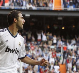 海星体育官方-2026圣青杯八分之一决赛战报，圣三色点球险胜红牛，大绿力擒雄鸡晋级八强